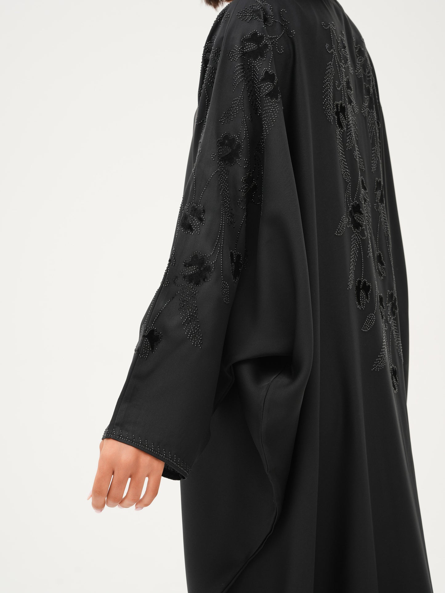 Farasha abaya with floral embellishment