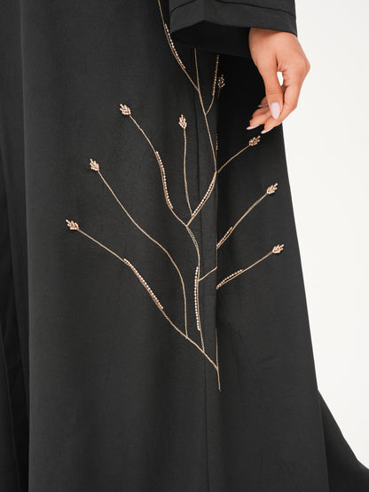 Delicate gold embellishments abaya
