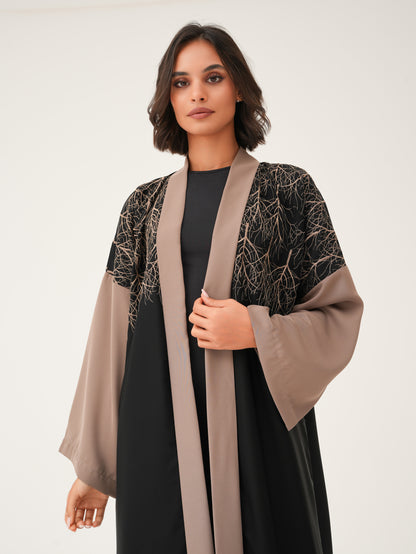 Black and beige contrast Abaya! Featuring exquisite embroidery on the shoulder